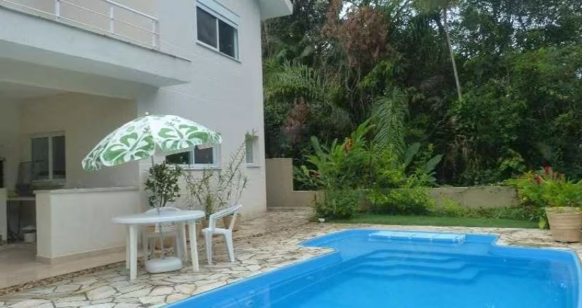 Casa com piscina - Residencial Guaratuba