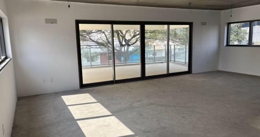 Apartamento em Itaim Bibi com 246m²
