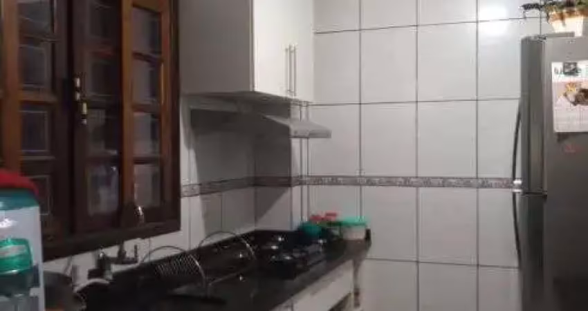 Sobrado para venda tem 180 metros quadrados com 3 quartos