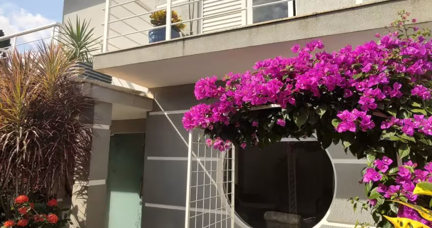Sobrado em terreno de 360m2 - 3 dormitórios