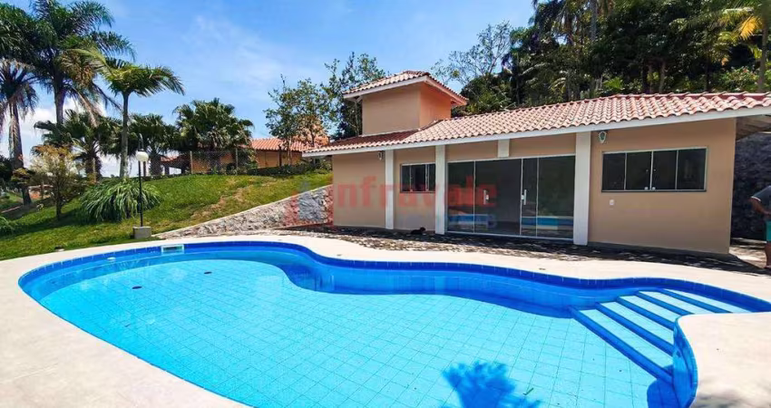 Chácara em Condomínio com 3 dorms, Chácaras Condomínio Recanto Pássaros II, Jacareí - R$ 2.45 mi, Cod: 13899