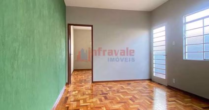 Casa com 2 quartos, Parque Santo Antônio, Jacareí - R$ 290 mil, Cod: 13661