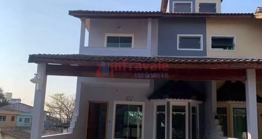 Casa de Condomínio com 3 dorms, Parque Santo Antônio, Jacareí - R$ 680 mil, Cod: 13874