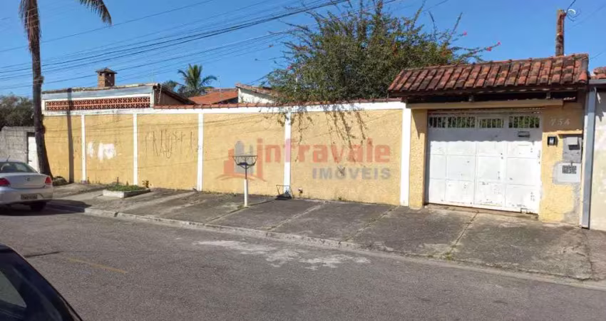 Casa com 3 dorms, Cidade Salvador, Jacareí - R$ 742 mil, Cod: 11208