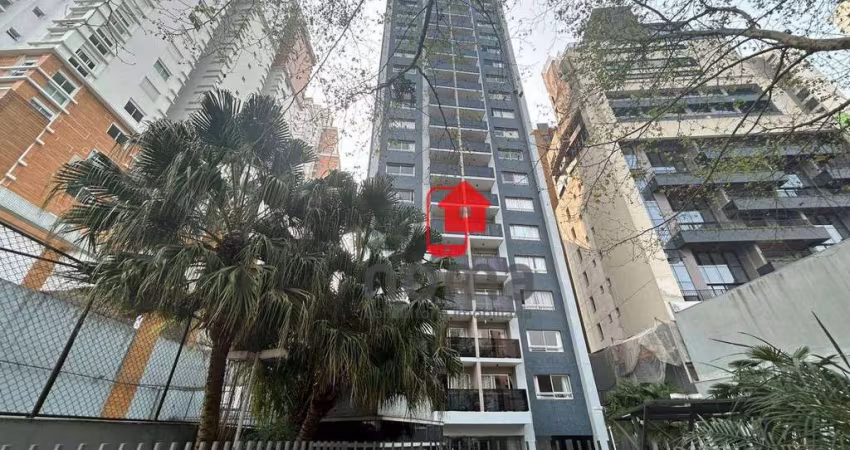 Apto mobiliado 2 quartos e 2 vagas na Av. Silva Jardim!