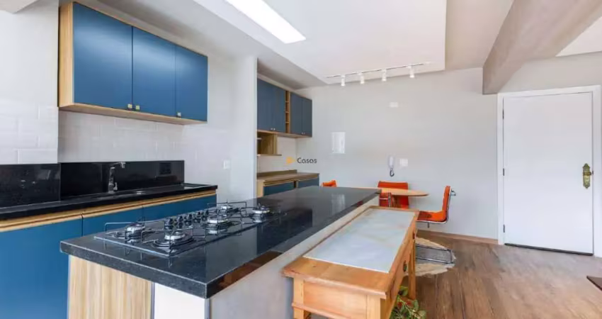 Apartamento todo reformado.