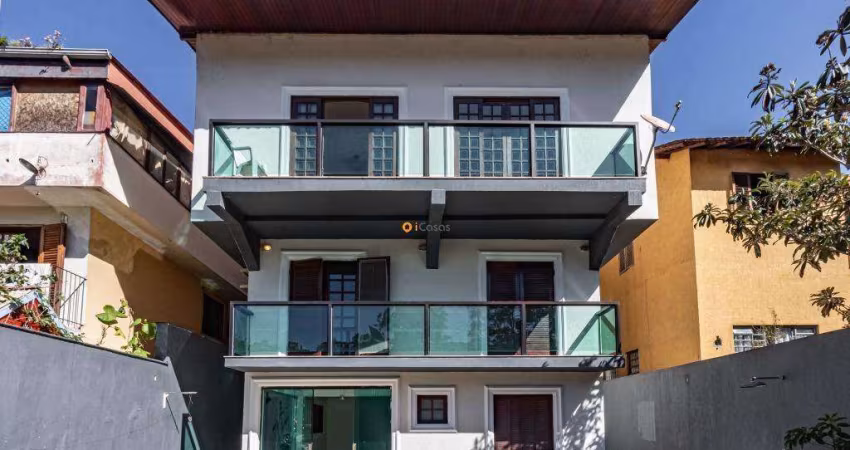 Casa Alto Padrão com Piscina 600 metros, 3 Suítes em condomínio no Morumbi