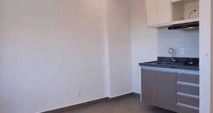 Apartamento todo reformado.