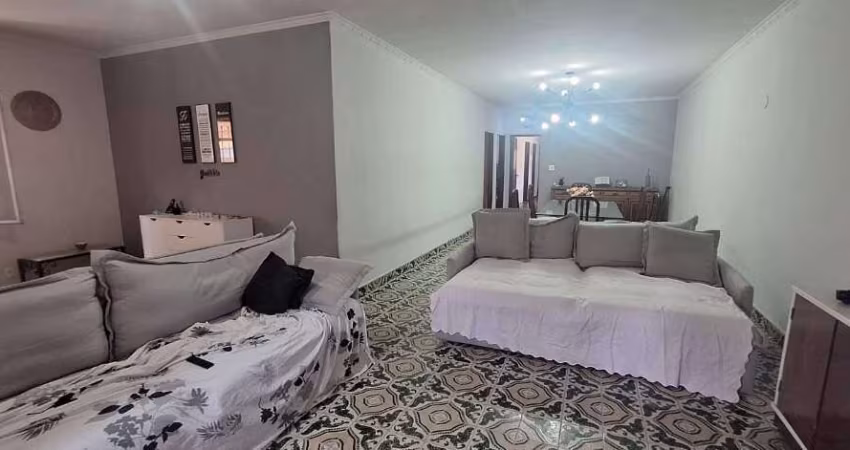 Casa muito espaçosa - Localização Excelente