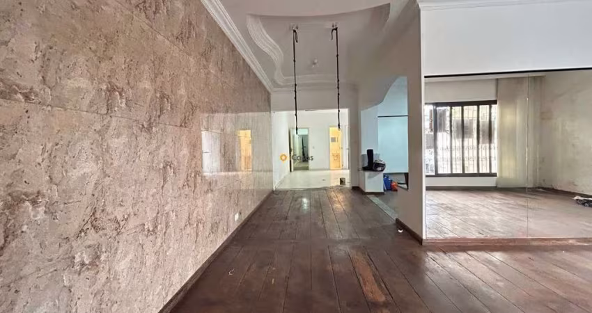 Casa Térrea Comercial/ Residencial - 6 Salas - 3 Vagas de Garagem - Ipiranga