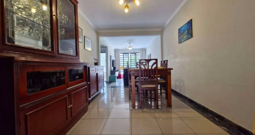 Casa à venda 200m². 3 quartos e 2 vagas