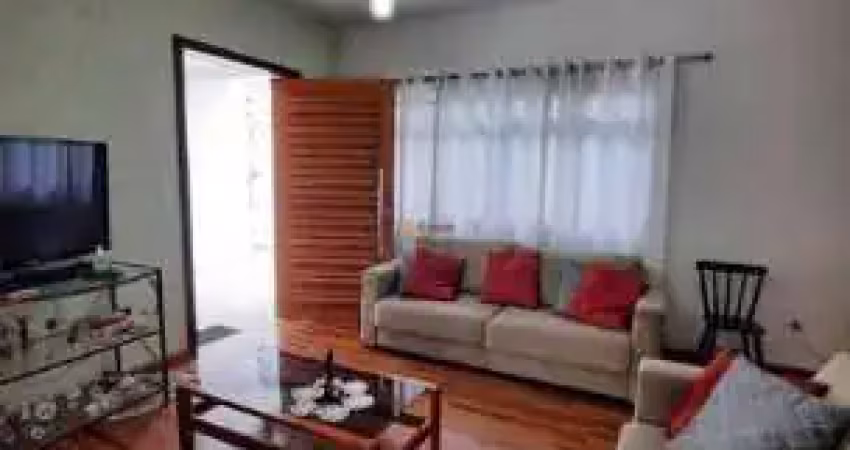 Ampla e bem localizada – casa com 3 dormitórios e 4 vagas na vila da saúde