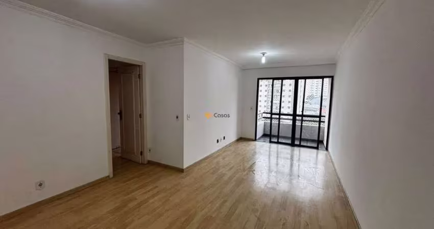 3 dormitórios (incluindo 1 suíte), 2 banheiros (suíte + social), 3 vagas de garagem