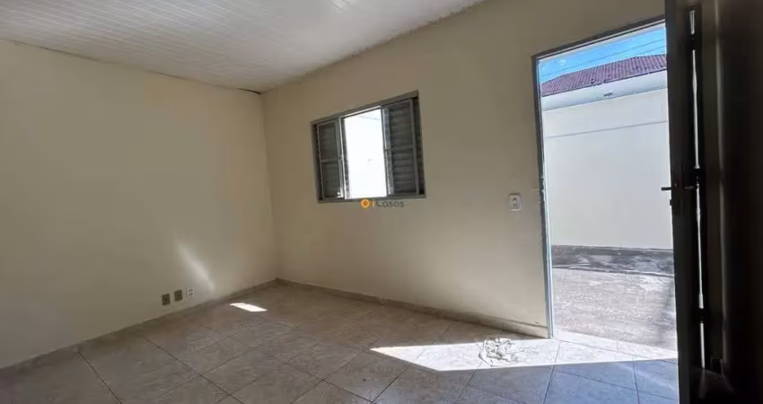 Casa térrea - 2 dormitórios - 2 vagas de garagem - vila d.pedroi/sp.