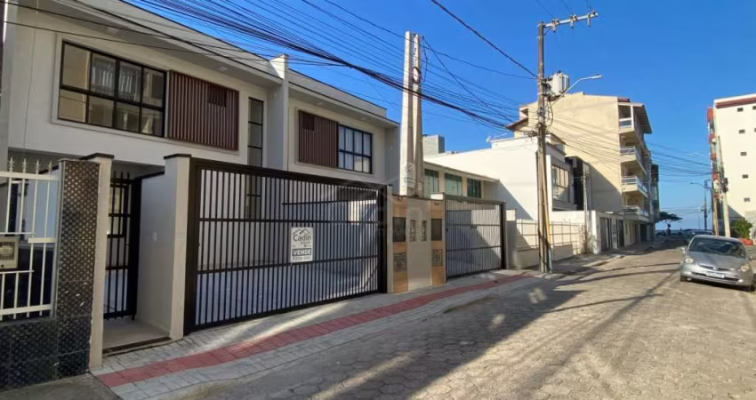 CASA GEMINADA 03 DORMITÓRIOS À VENDA, R$ 980.000,00 BAIRRO GRAVATÁ EM NAVEGANTES