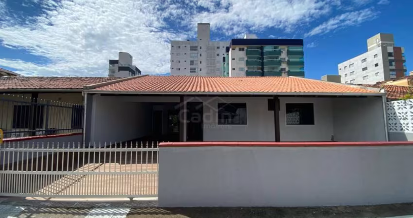 CASA PARA ALUGAR, R$ 4.000,00 BAIRRO GRAVATÁ DE NAVEGANTES/SC.