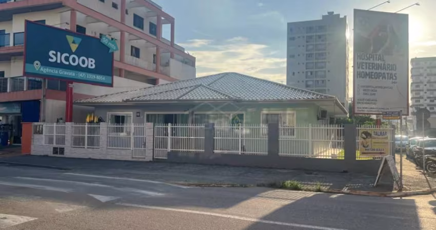 CASA COM 6 DORMITÓRIOS SENDO 2 SUÍTE R$ 3.000.000,00 NO BAIRRO GRAVATÁ EM NAVEGANTES/SC