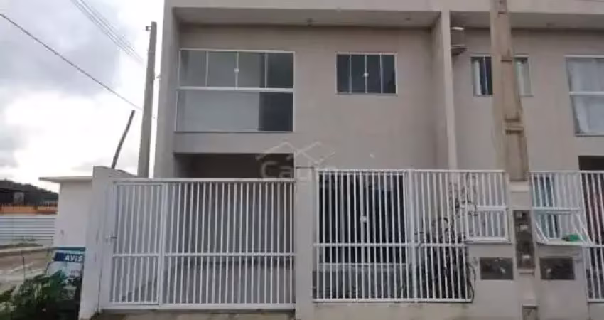 Sobrado para alugar, r$ 2.500,00 bairro gravatá de penha/sc.
