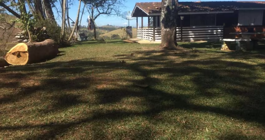 Sítio para Venda em Igaratá, IGARATA, 3 dormitórios, 1 banheiro, 7 vagas