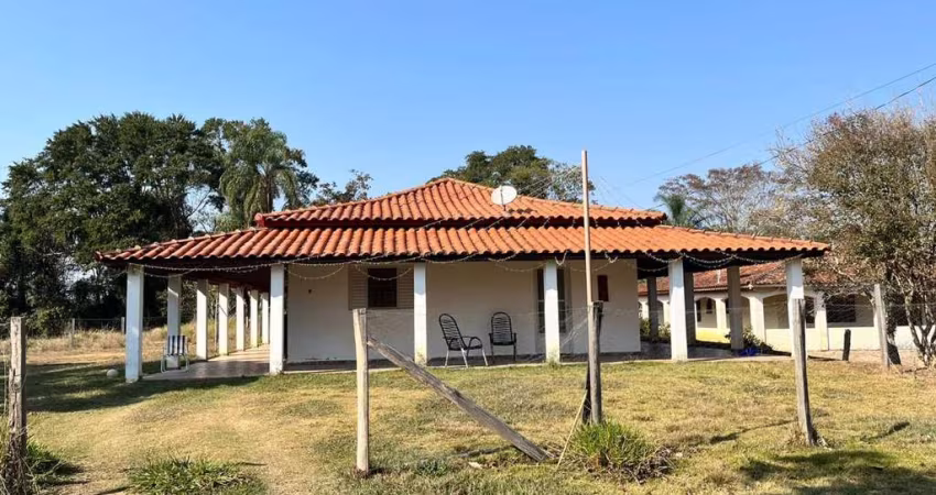 Chácara para Venda em Pinhalzinho, CENTRO, 3 dormitórios, 1 suíte, 1 banheiro, 13 vagas