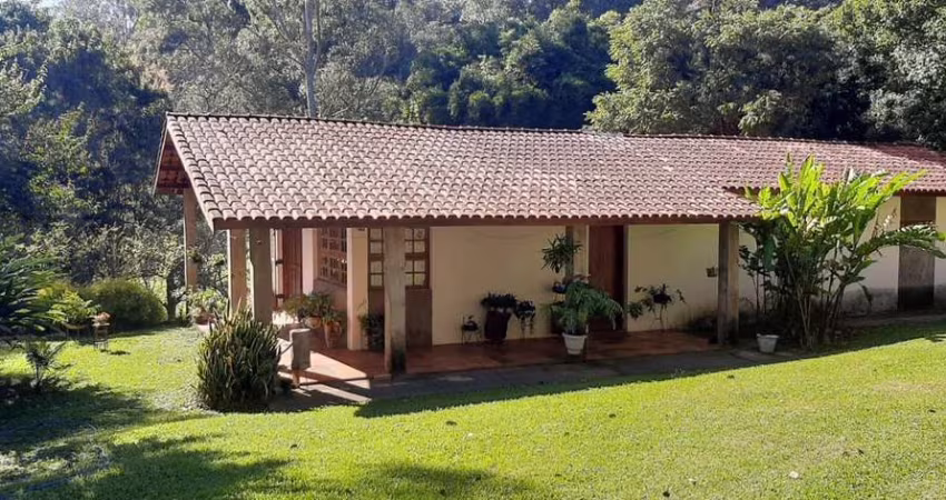 Chácara para Venda em Bragança Paulista, ÁGUA CUMPRIDA, 2 dormitórios, 1 suíte, 1 banheiro, 2 vagas