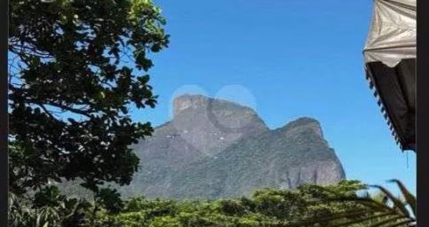 Cobertura no Jardim Oceanico – Barra da Tijuca | 360m² | 4 Quartos | Piscina | Gourmet | 3 Vagas