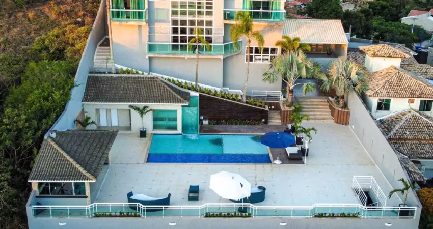 Mansão Luxuosa à Venda em Cabo Frio