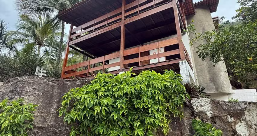 Casa à venda em itaipu – 197m² construídos em amplo terreno de 960m²
