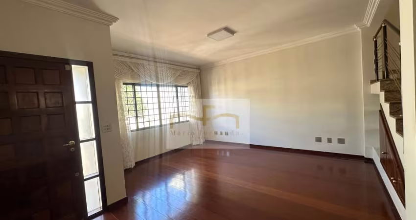 CASA - SOBRADO - PRÓXIMA AO LAGO