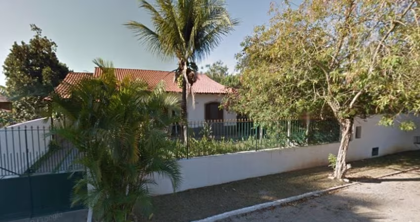 Linda casa no Coqueiral – Mais de 1.000 m² de Puro Verde