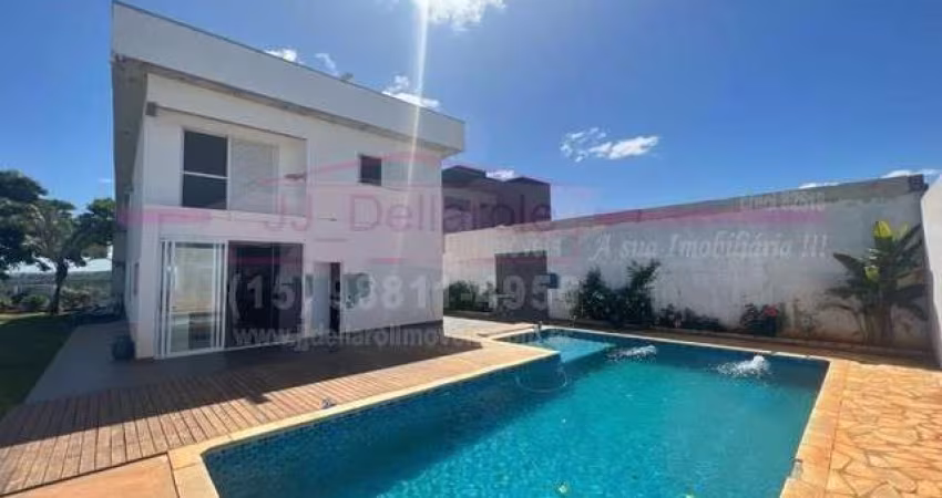 Belíssima casa dentro de condomínio