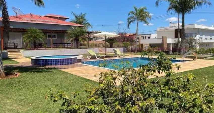 Belíssima casa de campo de alto Padrão em condomínio fechado