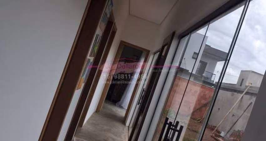Casa a venda dentro de condomínio