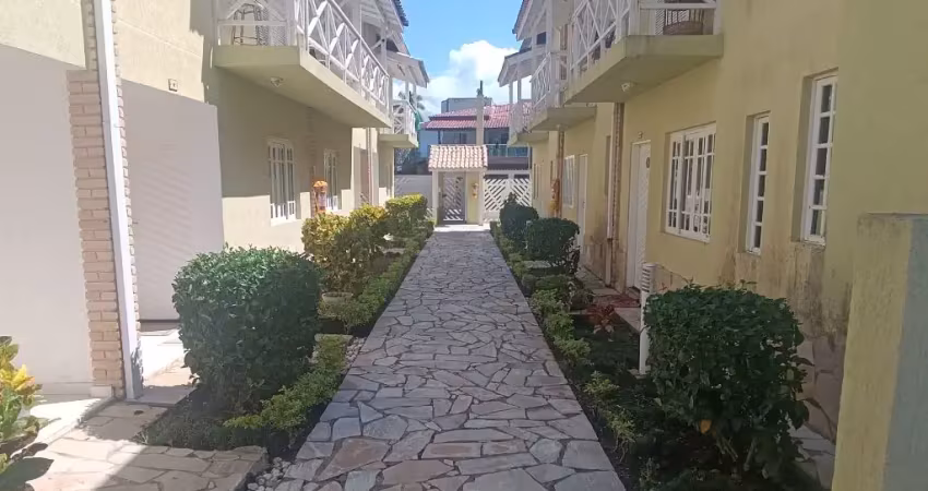 Village com 2 Dormitórios com Churrasqueira e Piscina, Pe na Areia