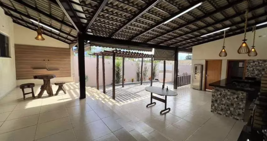 Casa no Bairro Itamaraty 2ª Etapa, Anápolis GO com: