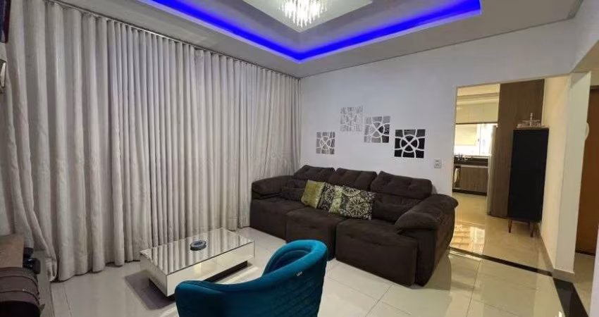 Casa no Bairro Parque Brasília, com 254 metros quadrados com 3 quartos