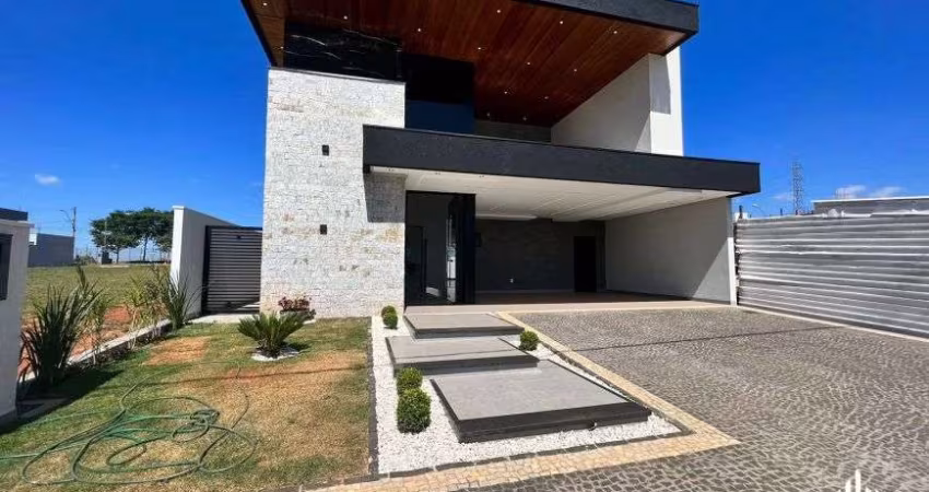 Casa no Condomínio Terras Alphaville, com: