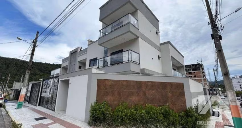 Sobrado Triplex tem 143 metros quadrados com 3 suites em São Francisco de Assis - Camboriú - SC