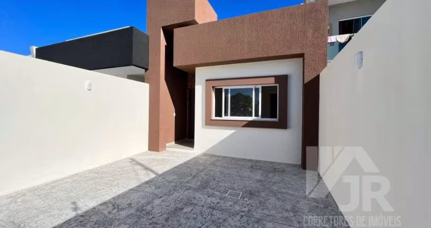 Casa a venda em Camboriú com 2 quartos sendo 1 suíte no bairro Santa Regina!!