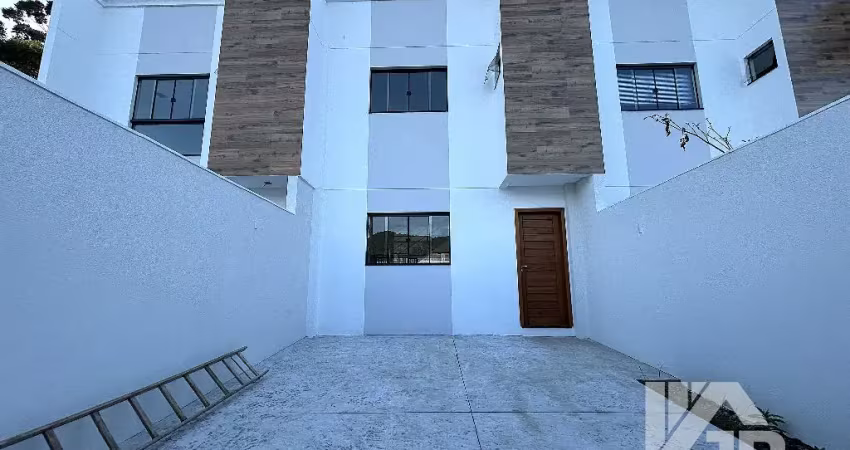 Sobrado a venda em Camboriú com 2 quartos sendo 2 suítes no bairro Rio Pequeno!!