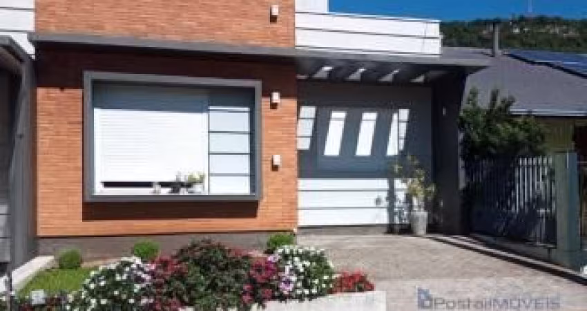 Casa geminada em ótima localização!!!