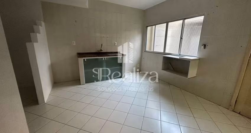 CASA TÉRREA, PLANA, À VENDA NO BAIRRO HERNANE SÁ EM ILHÉUS, PERTO DE TUDO O QUE VOCÊ PRECISA COMO F