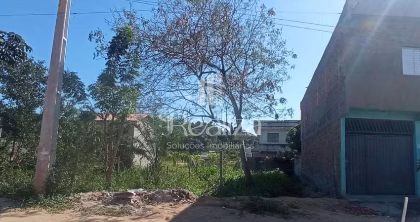 TERRENO A VENDA MEDINDO 250M²  EM OLIVENÇA, ILHÉUS BA. PRÓXIMO A COMÉRCIOS E BELAS PRAIAS.