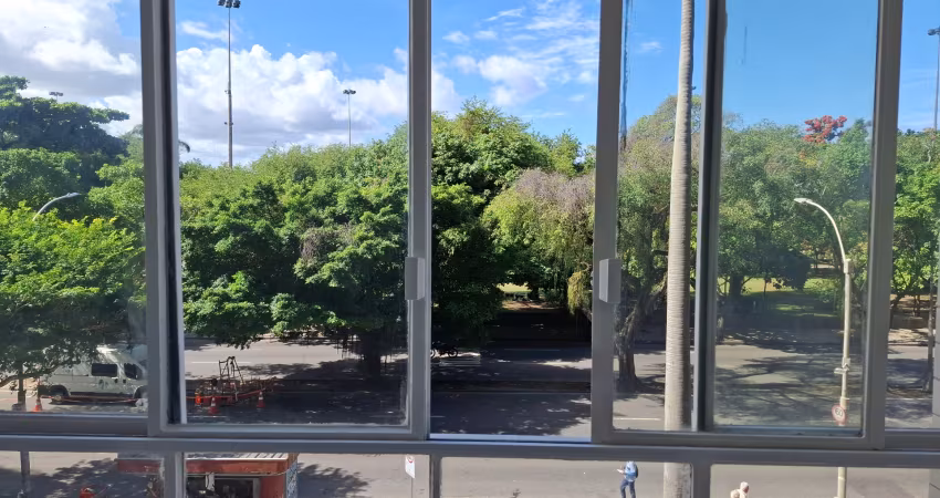 Vendo studio de 38 m2 na Praia do Flamengo todo  reformado, vista livre!