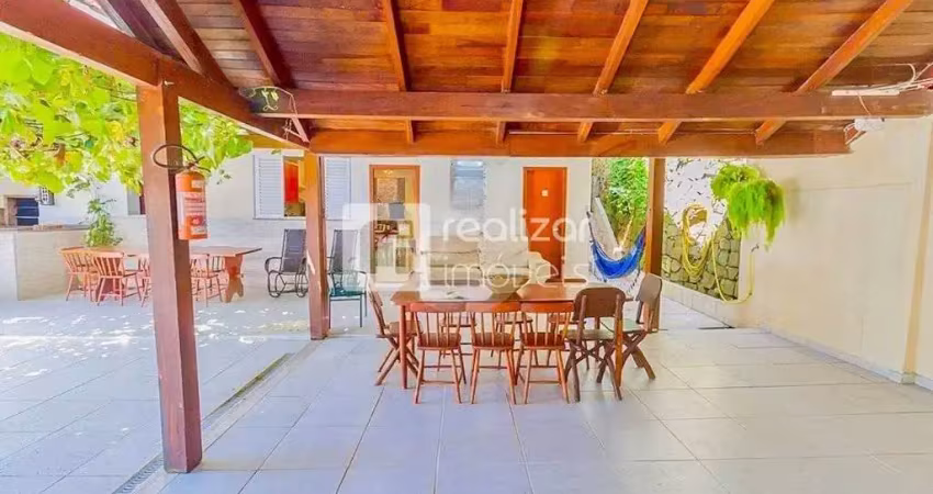 Casa com 5 quartos para alugar na Trindade, Florianópolis 