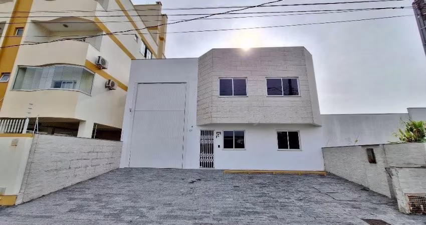 Casa comercial para alugar no Forquilhinhas, São José 