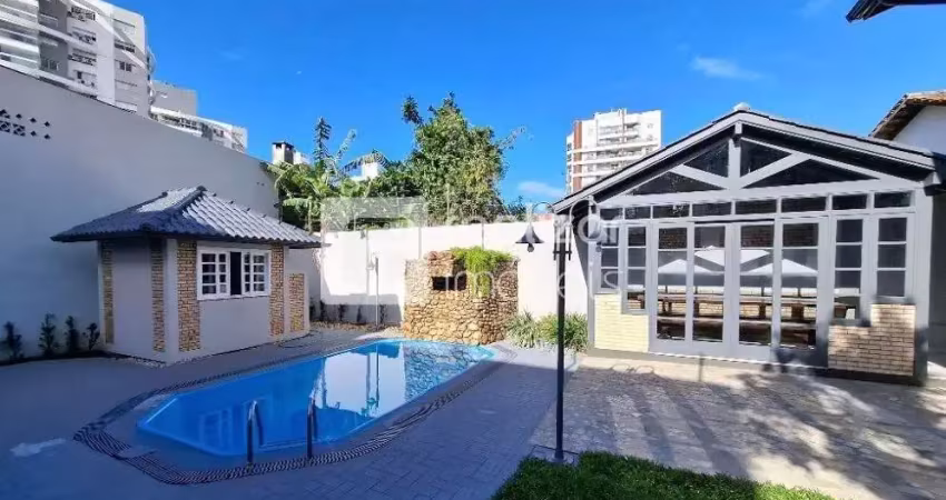 Casa com 4 quartos para alugar no Barreiros, São José 