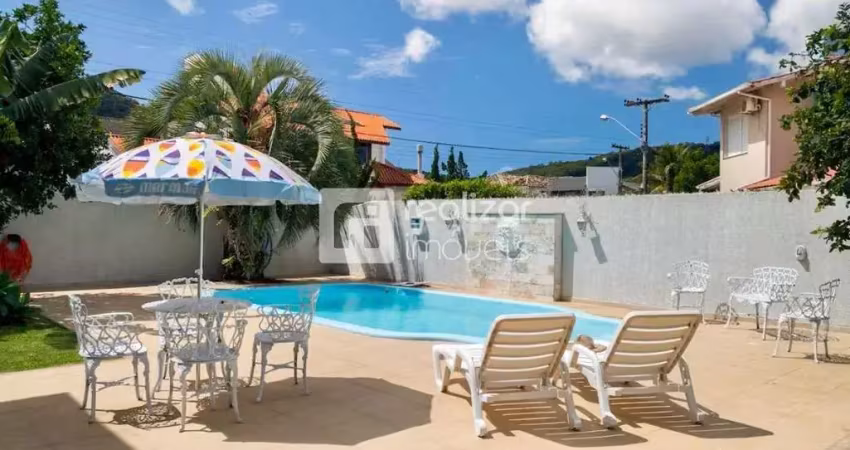 Casa com 5 quartos para alugar no Itacorubi, Florianópolis 