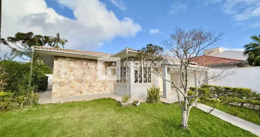 Casa com 4 quartos para alugar no Córrego Grande, Florianópolis 