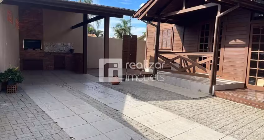 Casa com 3 quartos para alugar no Morro das Pedras, Florianópolis 
